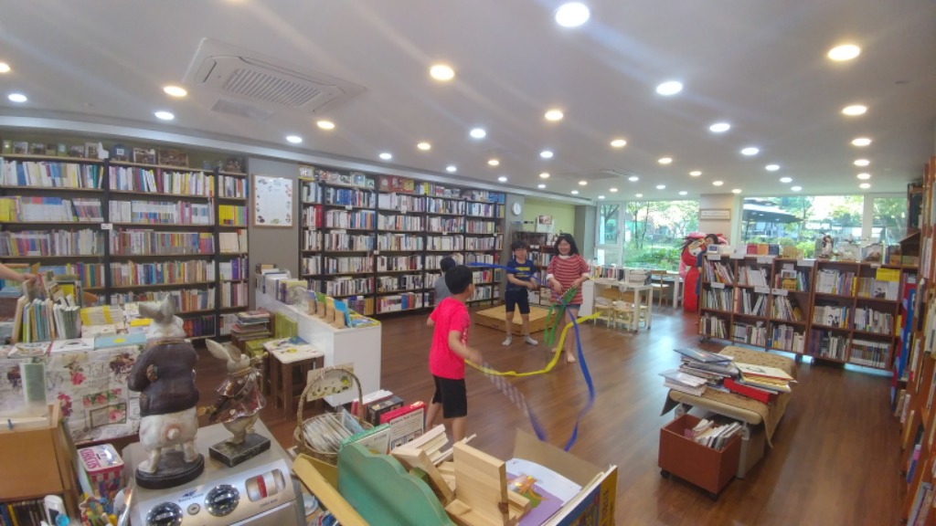 2018년 5월 28일(월) 알모책방은... - 매일매일알모책방 - 알모책방 2018년 5월 28일(월) 알모책방은...